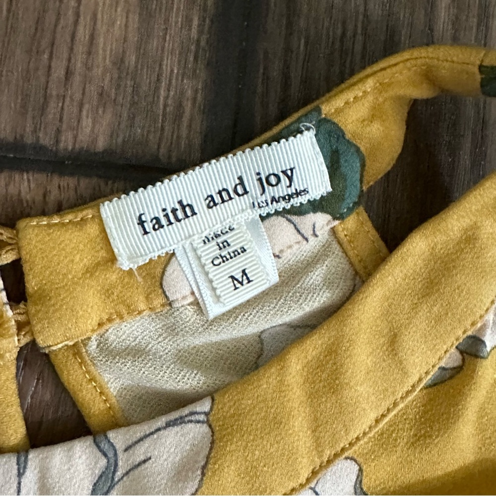 Faith and Joy floral scalloped edge tank - Picture 4 of 6
